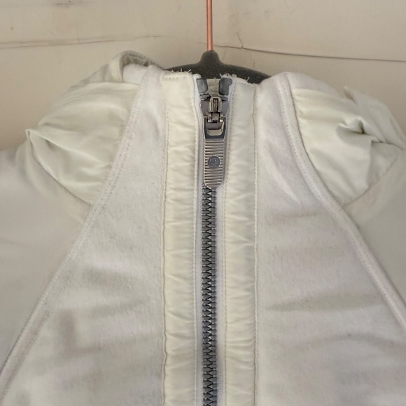 Lululemon | Fleece of Mind Jacket | Size 4 | White | Super Warm - Picture 6 of 11